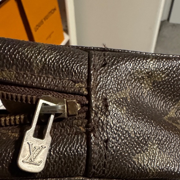 Louis Vuitton Trousse 23 Toiletry Pouch Monogram Vintage - Picture 11 of 13